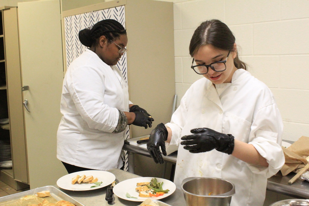 AVID Etiquette Lunch 2026