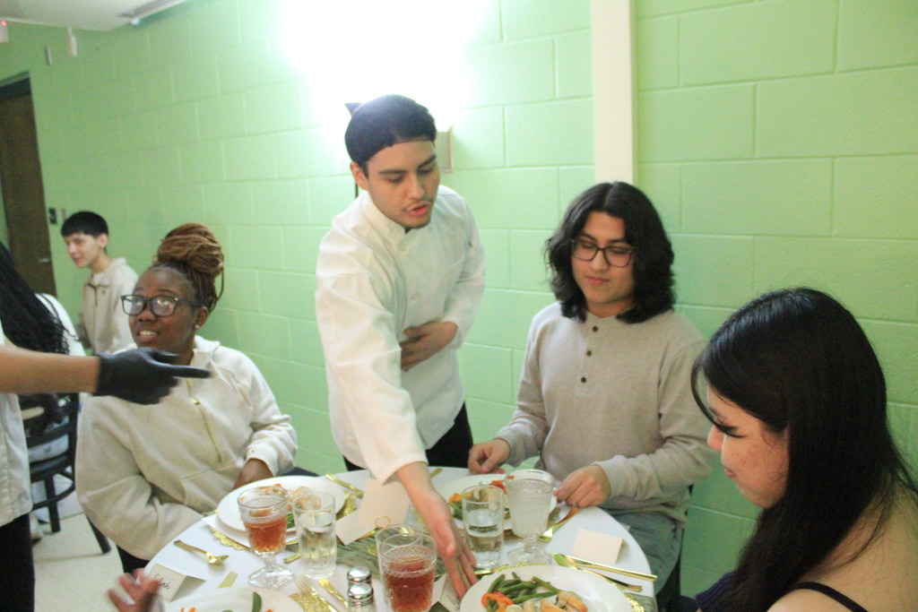 AVID Etiquette Lunch 2026