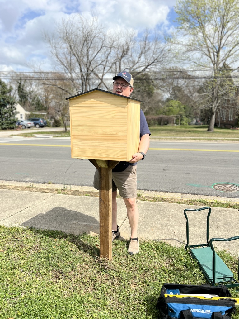 Placing it on pole bracket