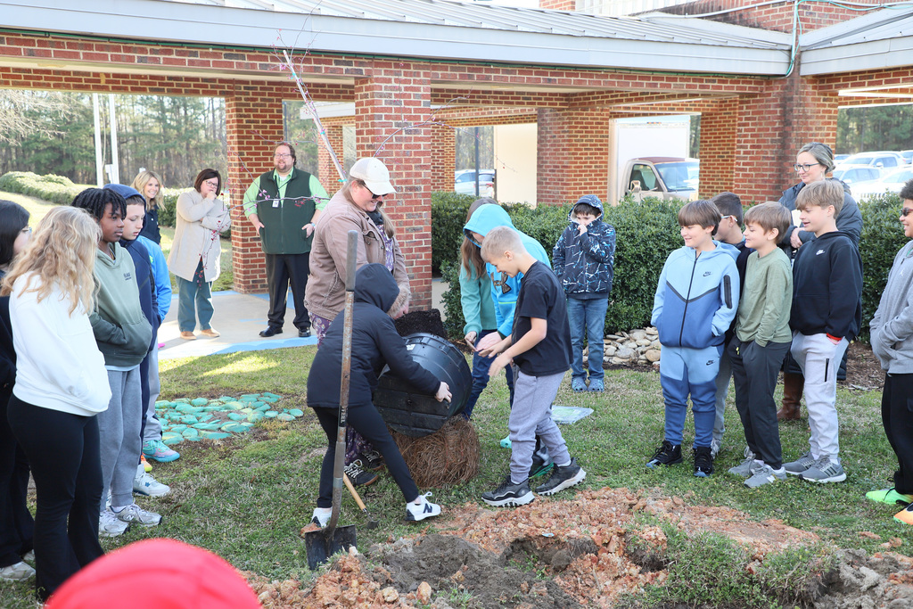 RedBud Planting at LCS