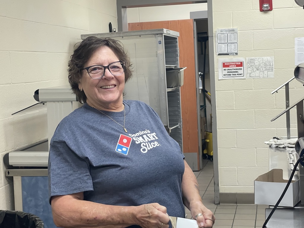 Cafe staff at Southern Lee HS