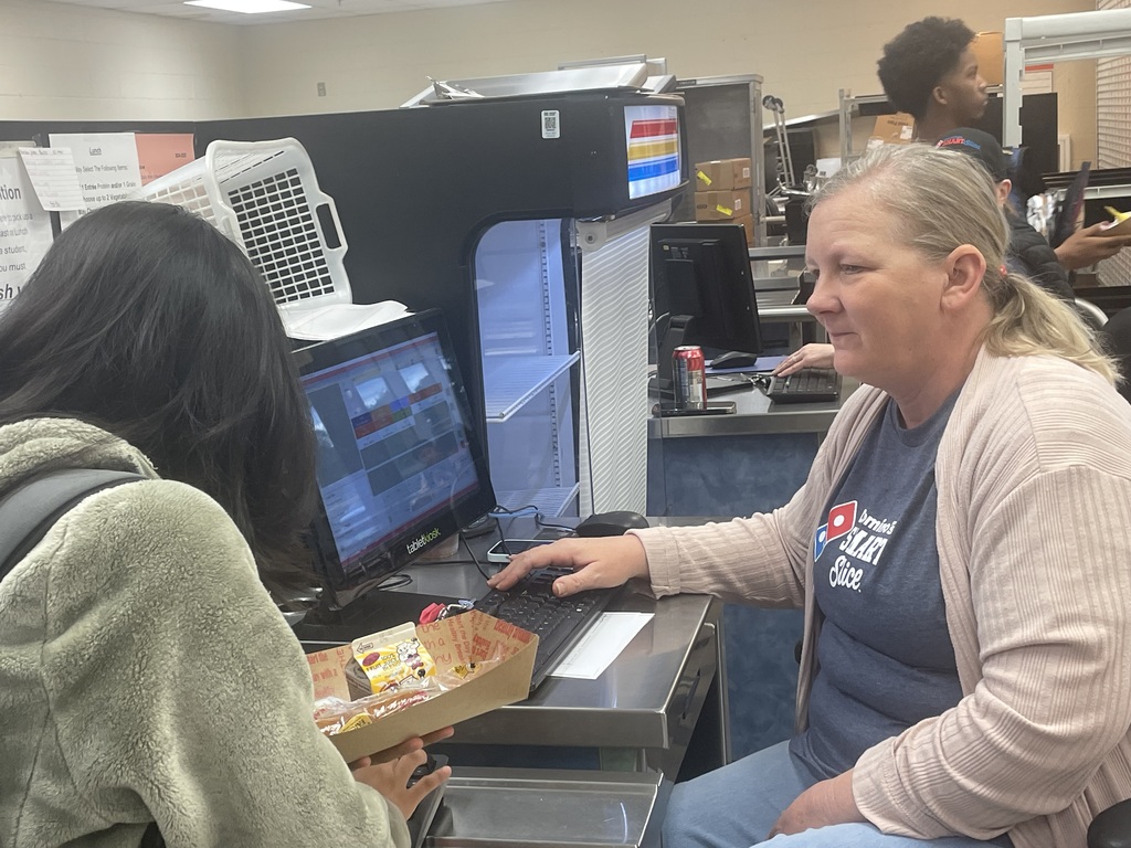 Cafe staff at Southern Lee HS