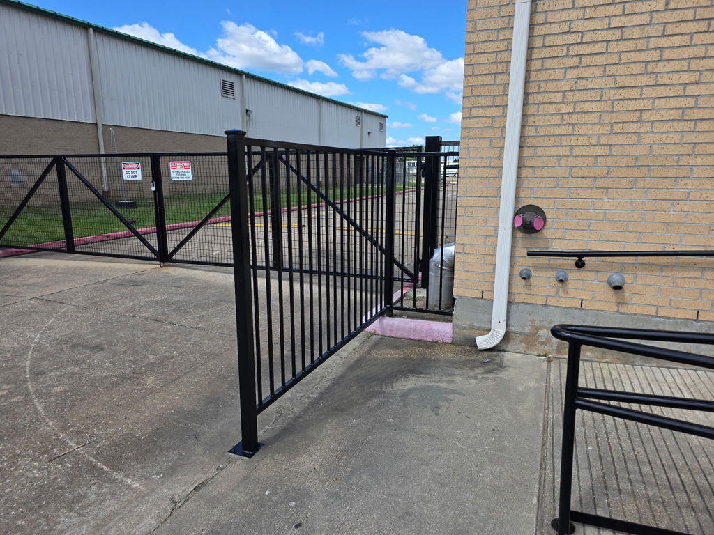 Gate