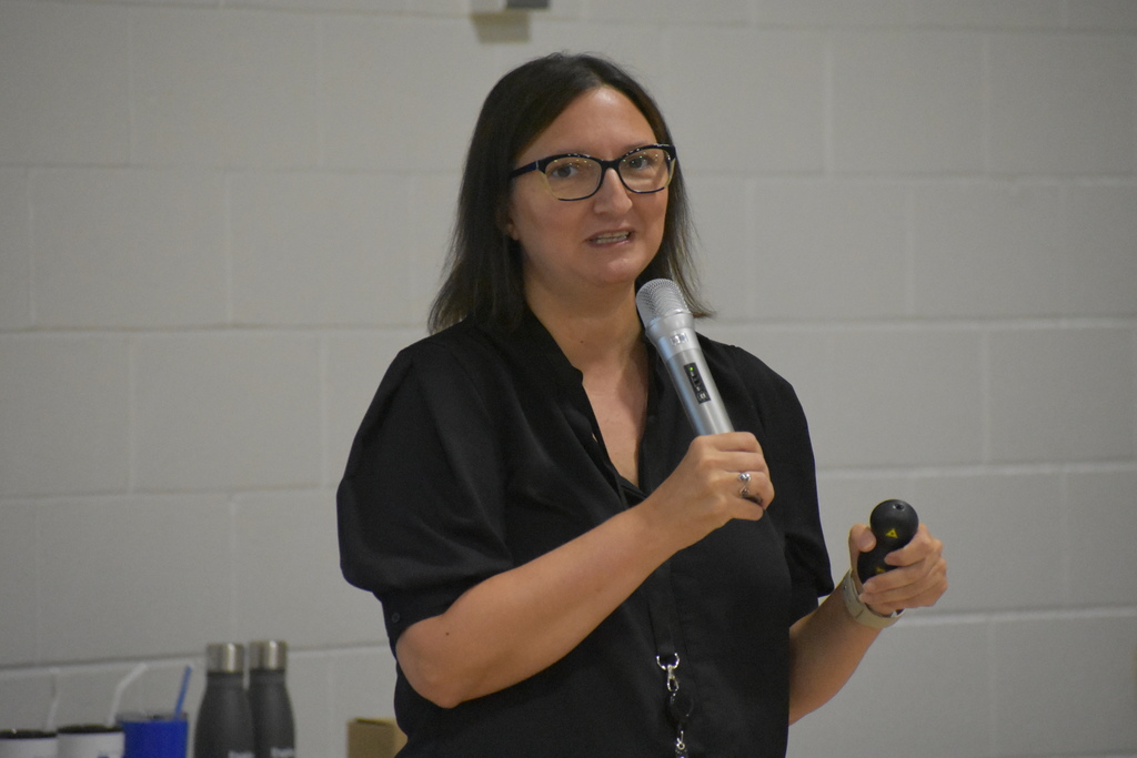 Alena York leading a session