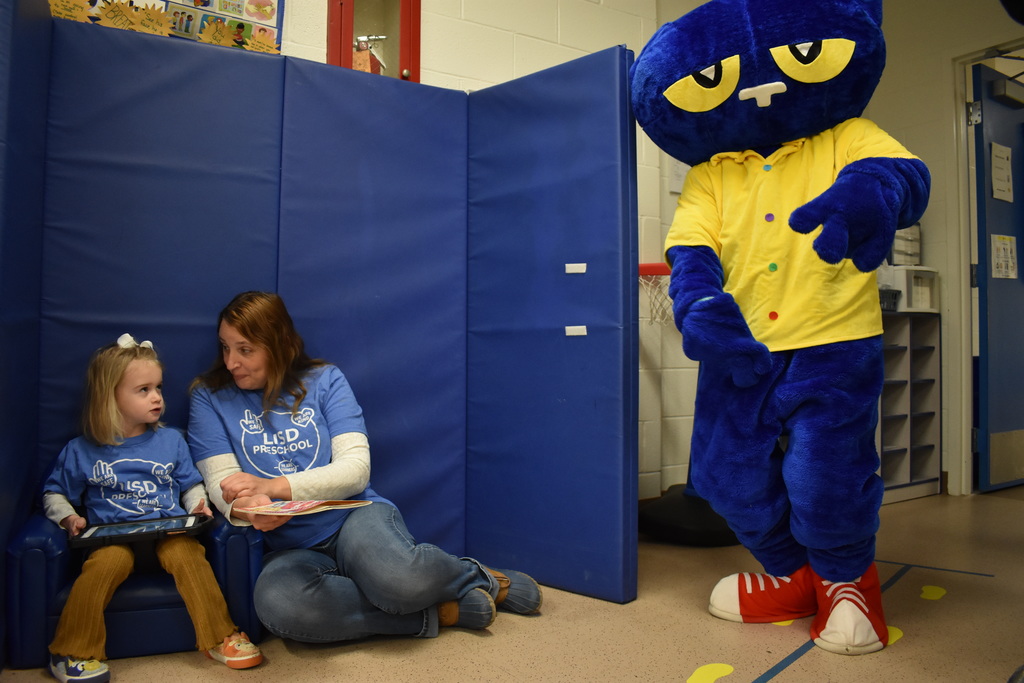 a student shocked about Pete the Cat's visit