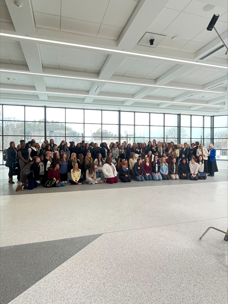 a large group photo with attendees