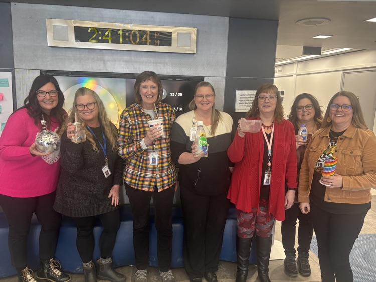 multiple staff with not cups