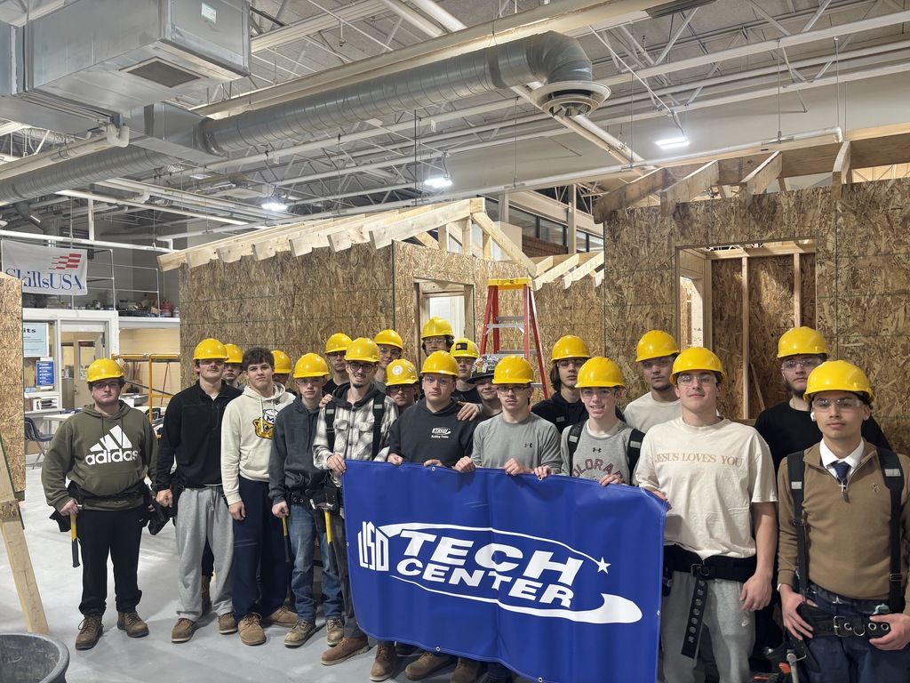 AM students in construction