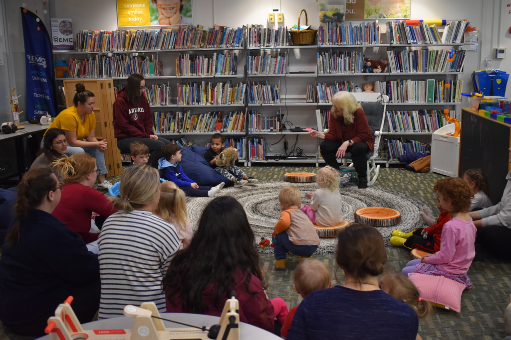 Cathy Harris leading the Lenawee CHILD's play group in circle time