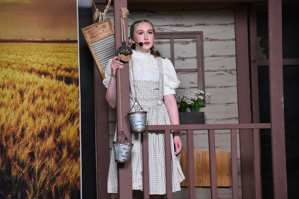 Dorothy singing on stage