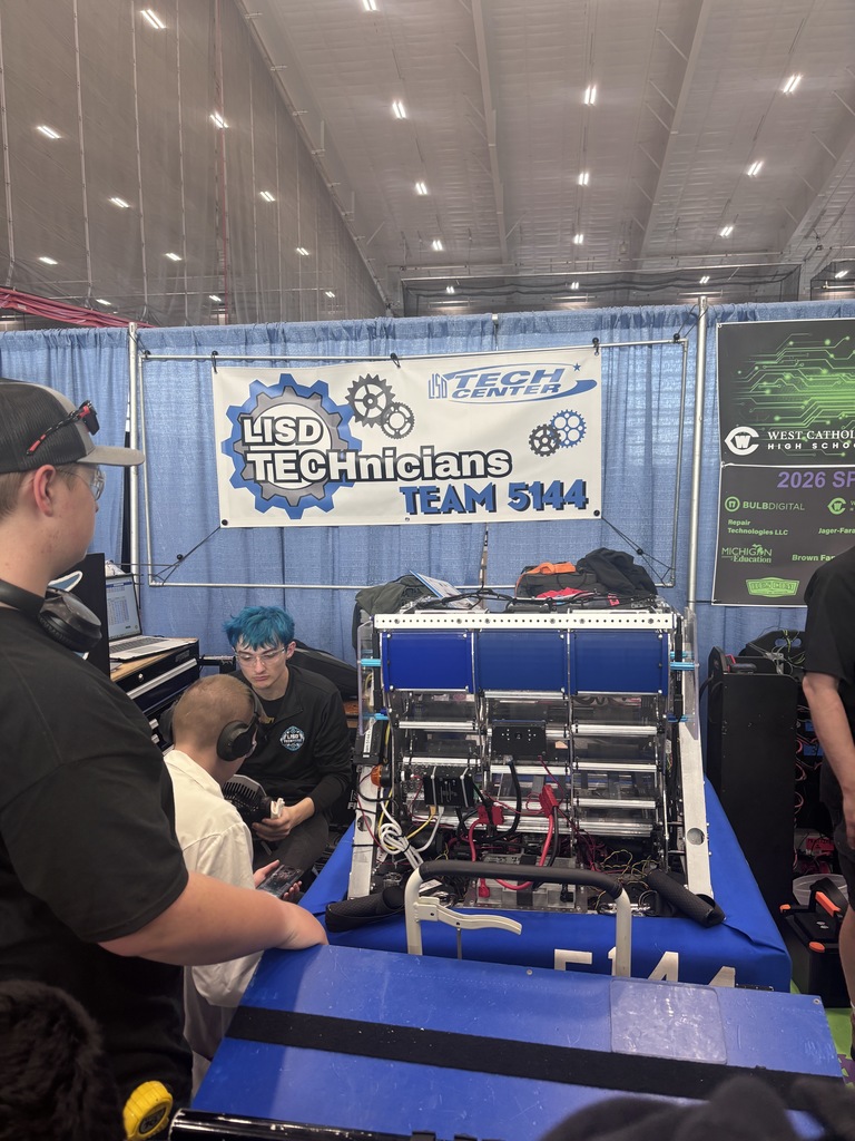 Team 5144 in the pit.