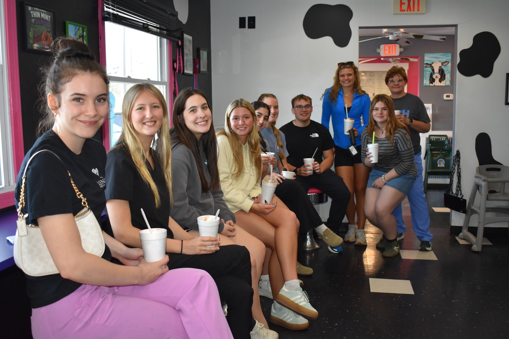 Lisa Dunlap's class enjoying ice cream at Spotted Cow