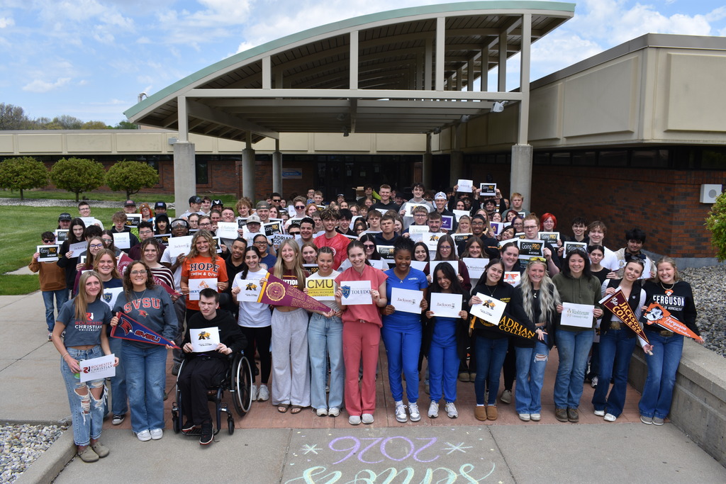 PM group of seniors taking a photo for Decision Day