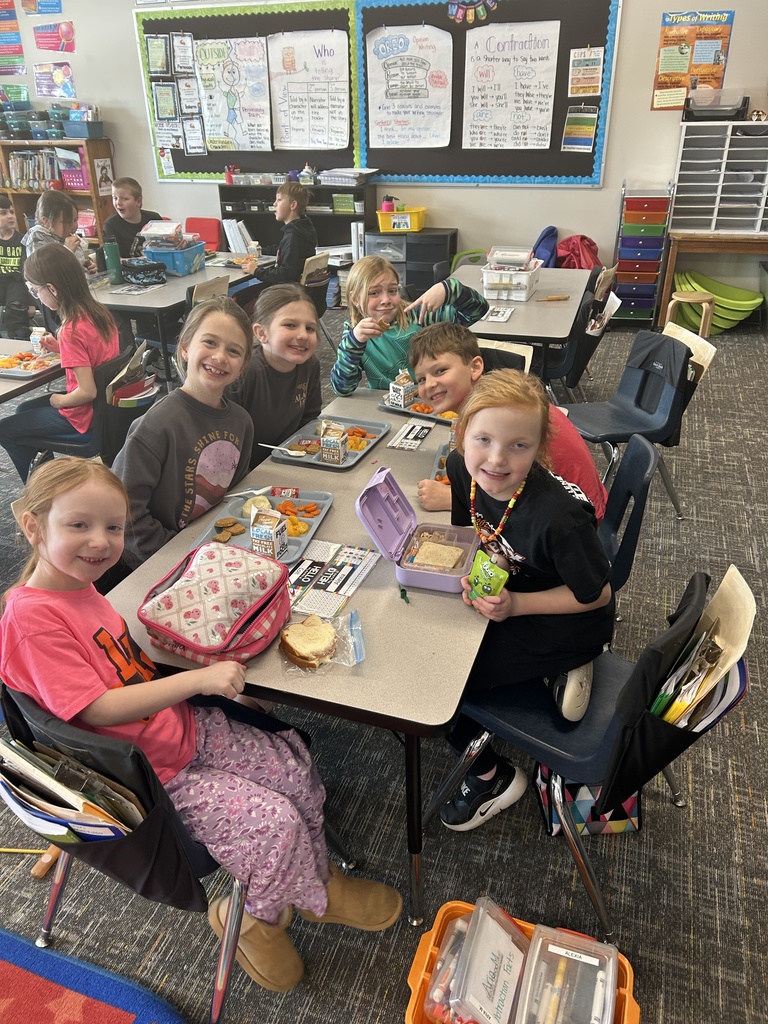 2nd Grade Lunch in Class