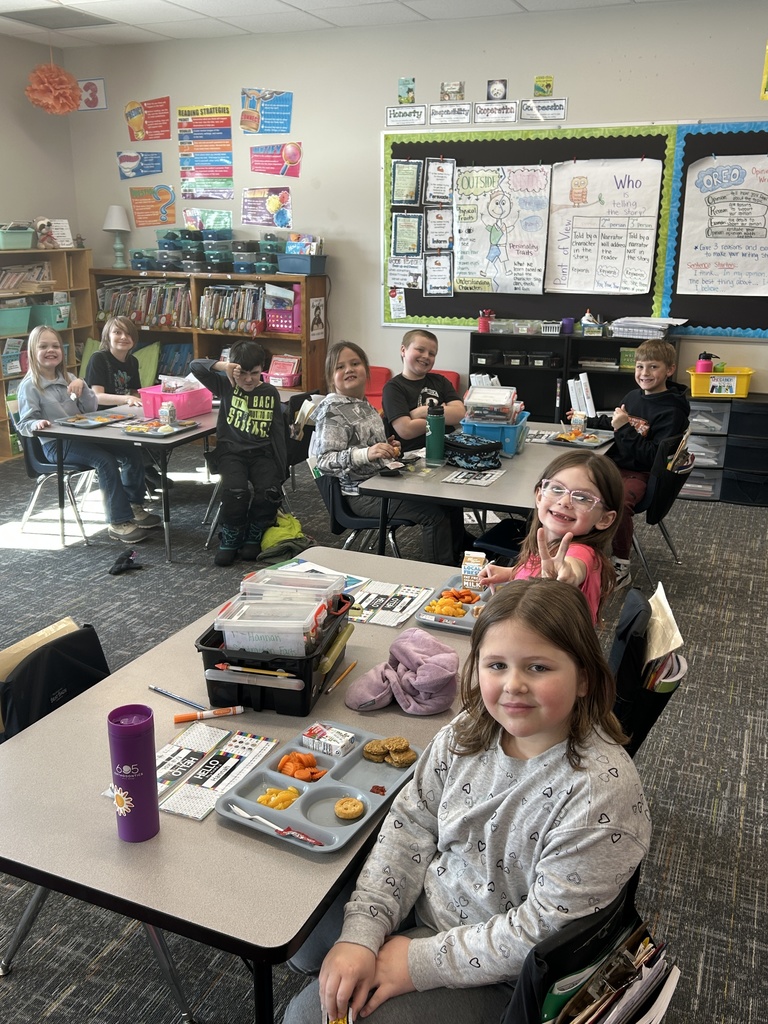 2nd Grade Lunch in Class