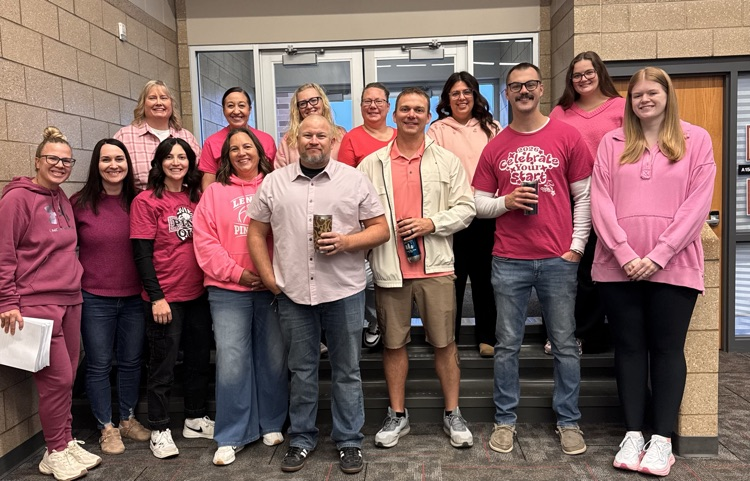 Lennox is painting the town MAGENTA! Our community is showing up BIG for T-Mobile’s Friday Night 5G Lights! Let’s keep the momentum going! @TMobile @LennoxJuniorHighandHighSchool #FN5GL #Entry #PaintTheTownMagenta #LennoxOrioles #LennoxPride