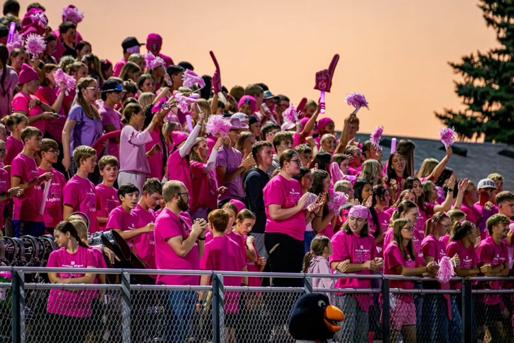 Lennox is painting the town MAGENTA! Our community is showing up BIG for T-Mobile’s Friday Night 5G Lights! Let’s keep the momentum going! @TMobile @LennoxJuniorHighandHighSchool #FN5GL #Entry #PaintTheTownMagenta #LennoxOrioles #LennoxPride