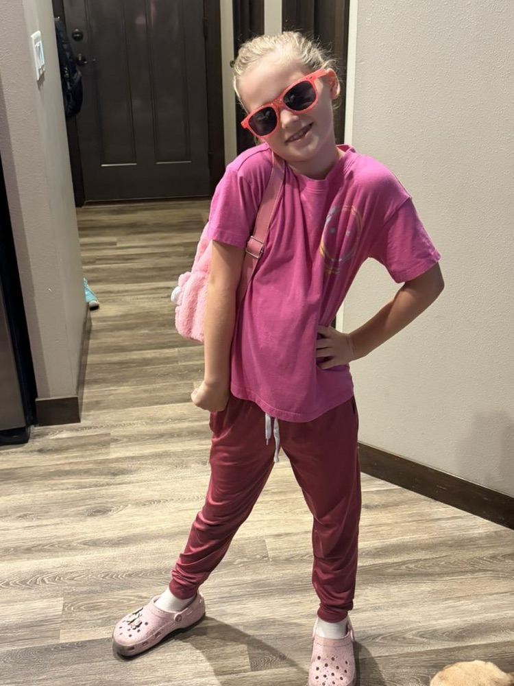 Lennox is painting the town MAGENTA! Our community is showing up BIG for T-Mobile’s Friday Night 5G Lights! Let’s keep the momentum going!  @TMobile @LennoxHighSchool #FN5GL #Entry #PaintTheTownMagenta #LennoxOrioles #LennoxPride