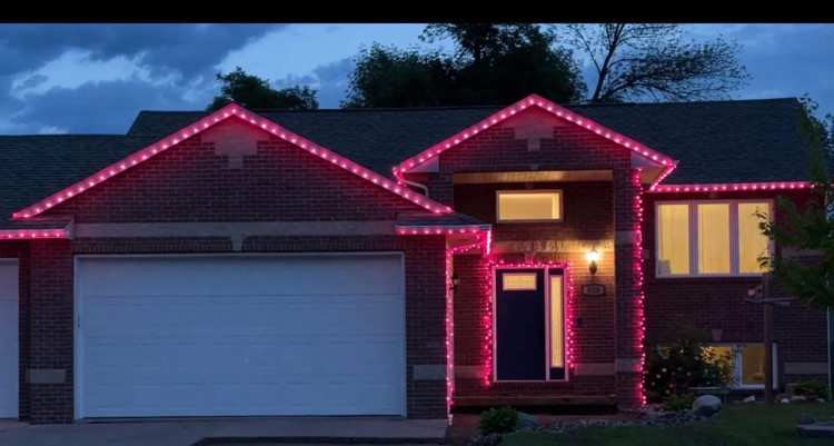 Lennox is painting the town MAGENTA! Our community is showing up BIG for T-Mobile’s Friday Night 5G Lights! Let’s keep the momentum going!  @TMobile #FN5GL #Entry #PaintTheTownMagenta #LennoxOrioles #LennoxPride