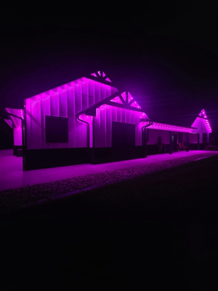 Lennox is painting the town MAGENTA! Our community is showing up BIG for T-Mobile’s Friday Night 5G Lights! Let’s keep the momentum going!  @TMobile #FN5GL #Entry #PaintTheTownMagenta #LennoxOrioles #LennoxPride