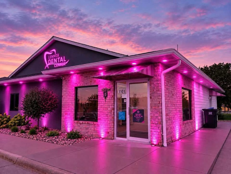 Lennox is painting the town MAGENTA! Our community is showing up BIG for T-Mobile’s Friday Night 5G Lights! Let’s keep the momentum going!  @TMobile #FN5GL #Entry #PaintTheTownMagenta #LennoxOrioles #LennoxPride