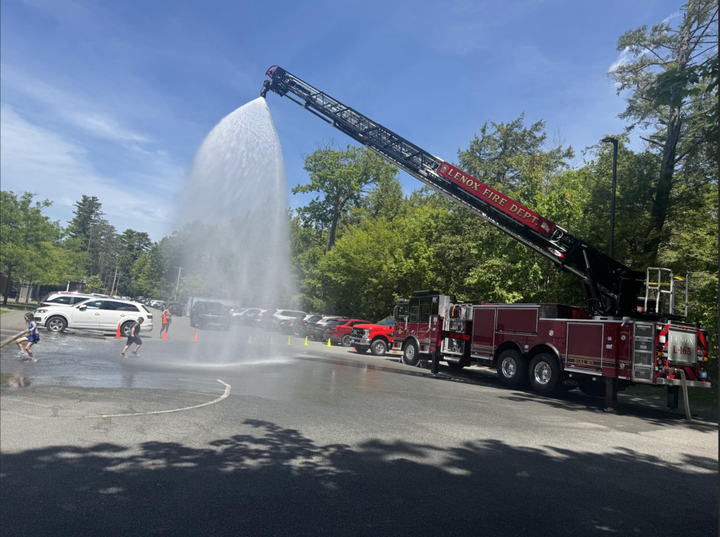 Town's New 100' Ladder Truck