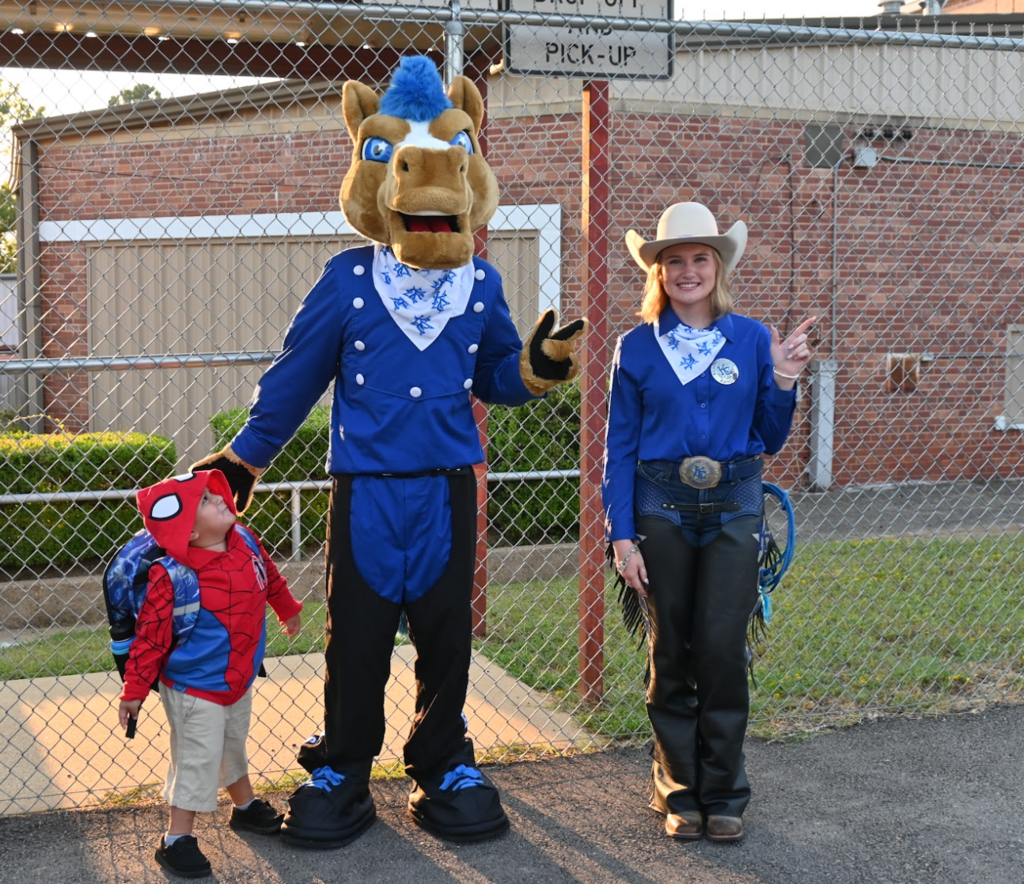 Kilgore Mascots greeted the students. 