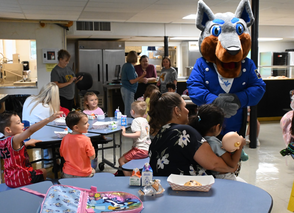 Kilgore Mascots greeted the students. 