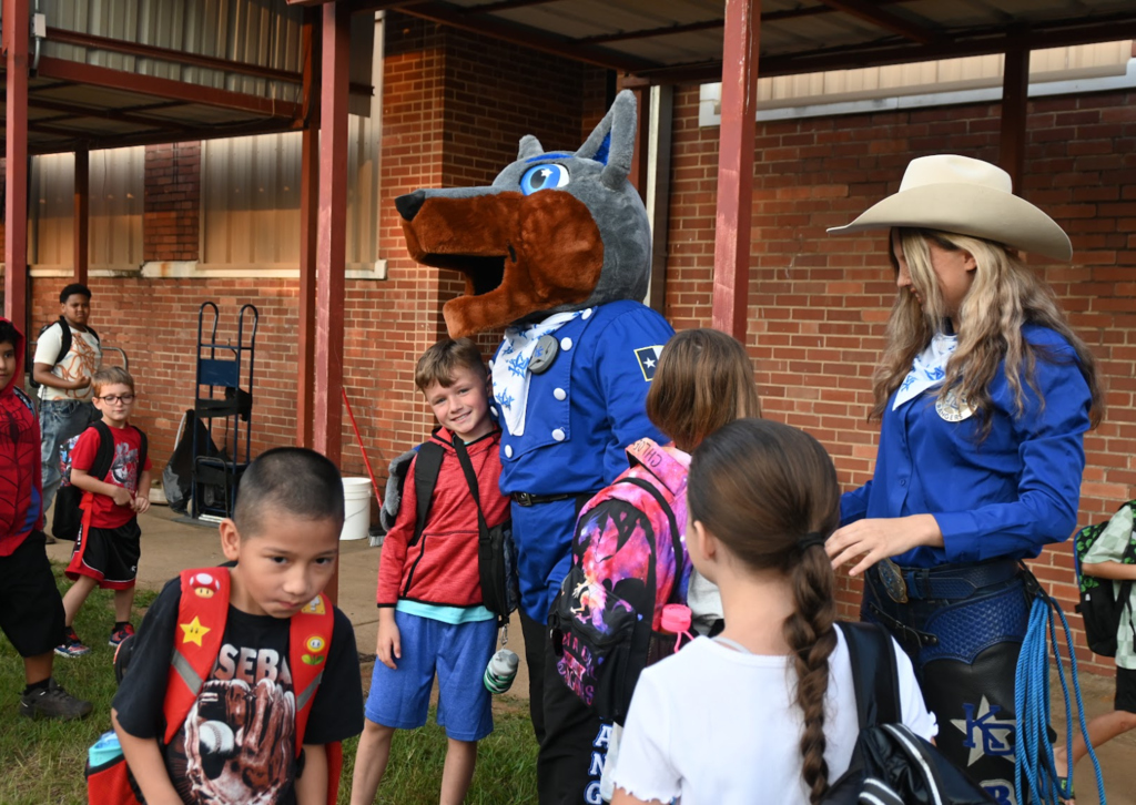 Kilgore Mascots greeted the students. 