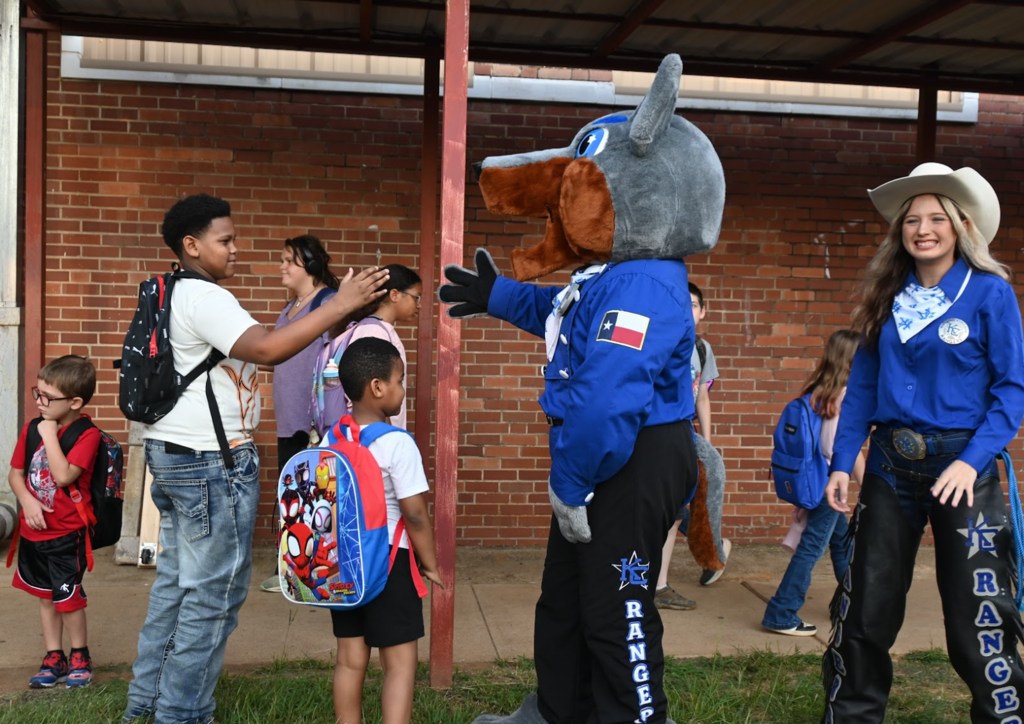 Kilgore Mascots greeted the students. 