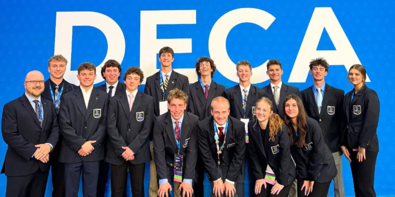 Palmer Ridge DECA squad