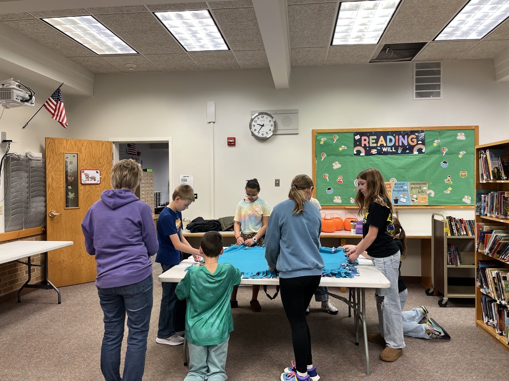 6th Grade Making Blankets with Volunteers