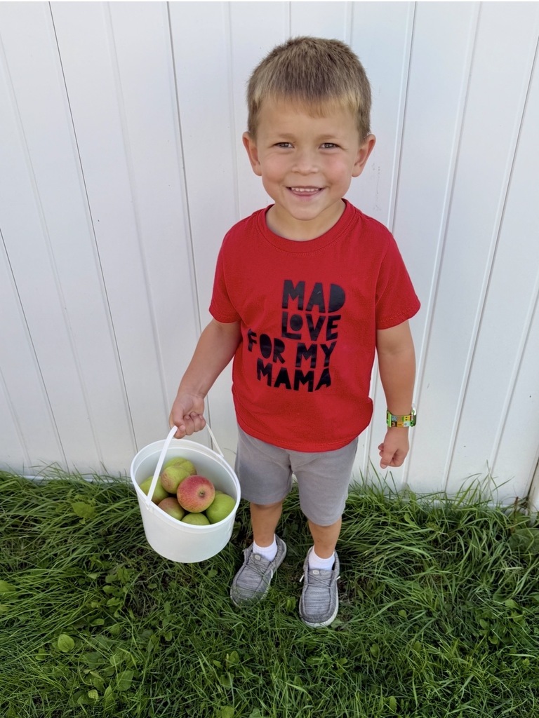Preschool picking apples