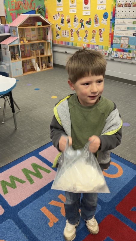 Preschoolers with ice cream