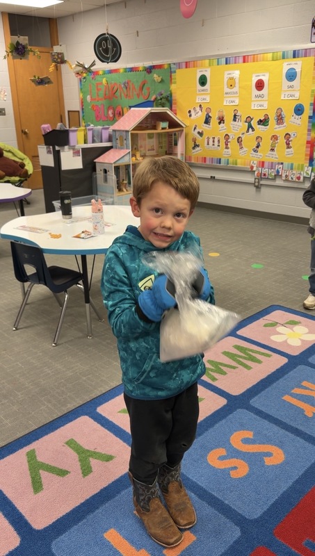 Preschoolers with ice cream