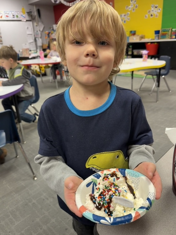 Preschoolers with ice cream
