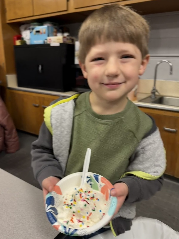 Preschoolers with ice cream