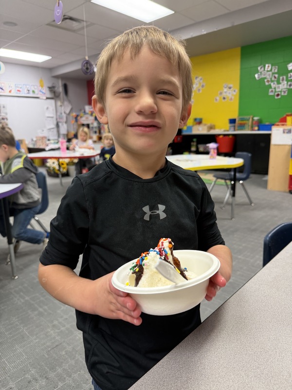 Preschoolers with ice cream