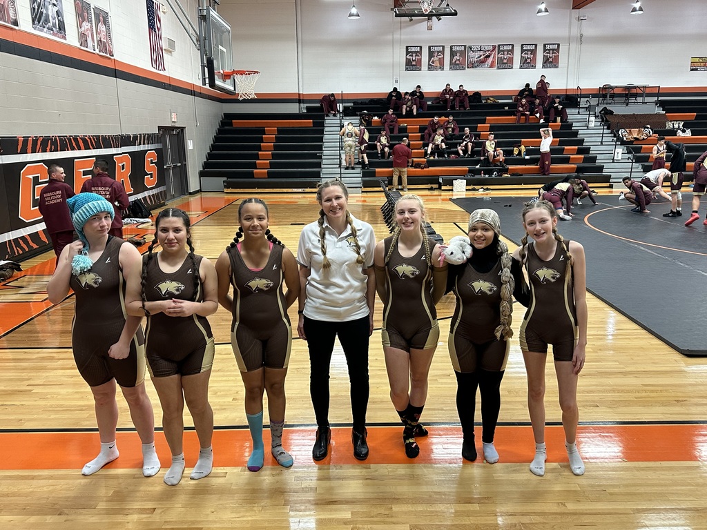 Girls competing at Districts 