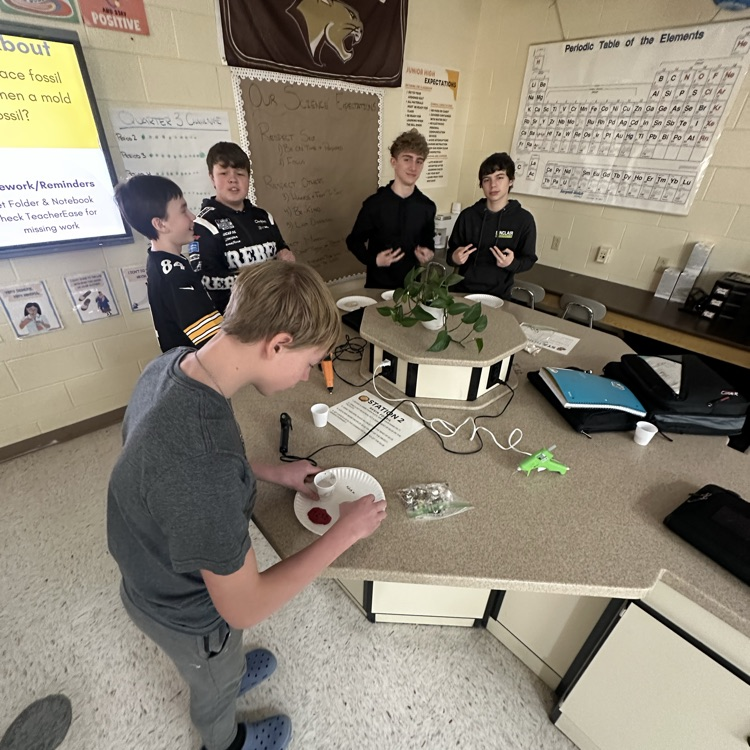 students working on a fossil lab