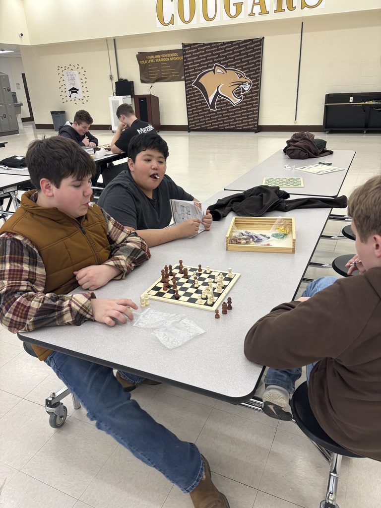 kids playing board games