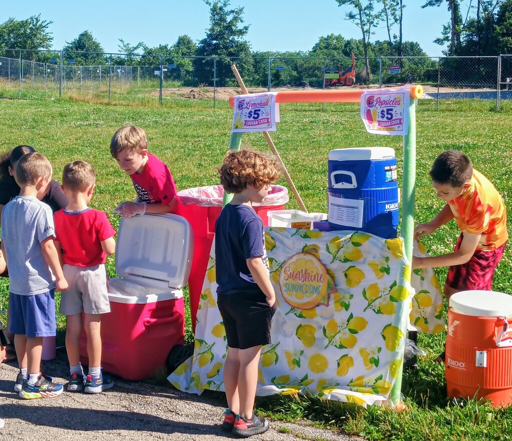 Serving jumpstart students at the lemonade stand