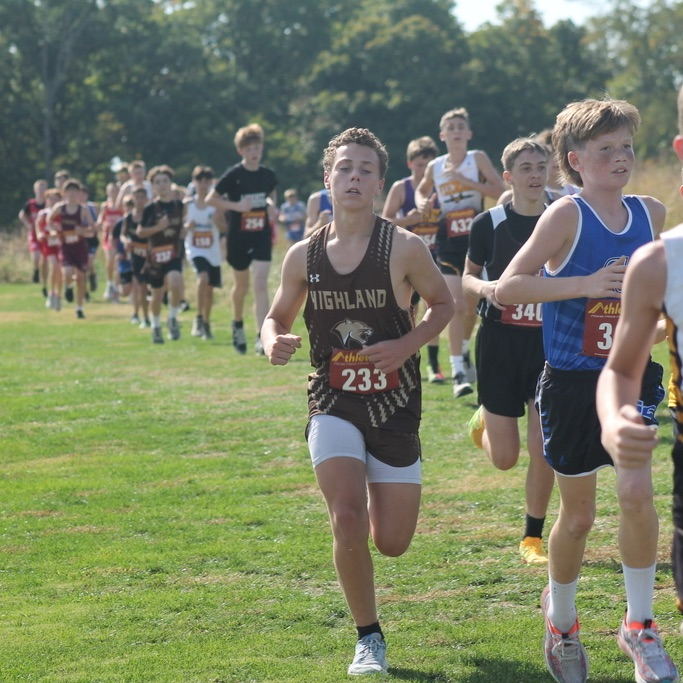 Nick Caudill advancing through the sea of runners.