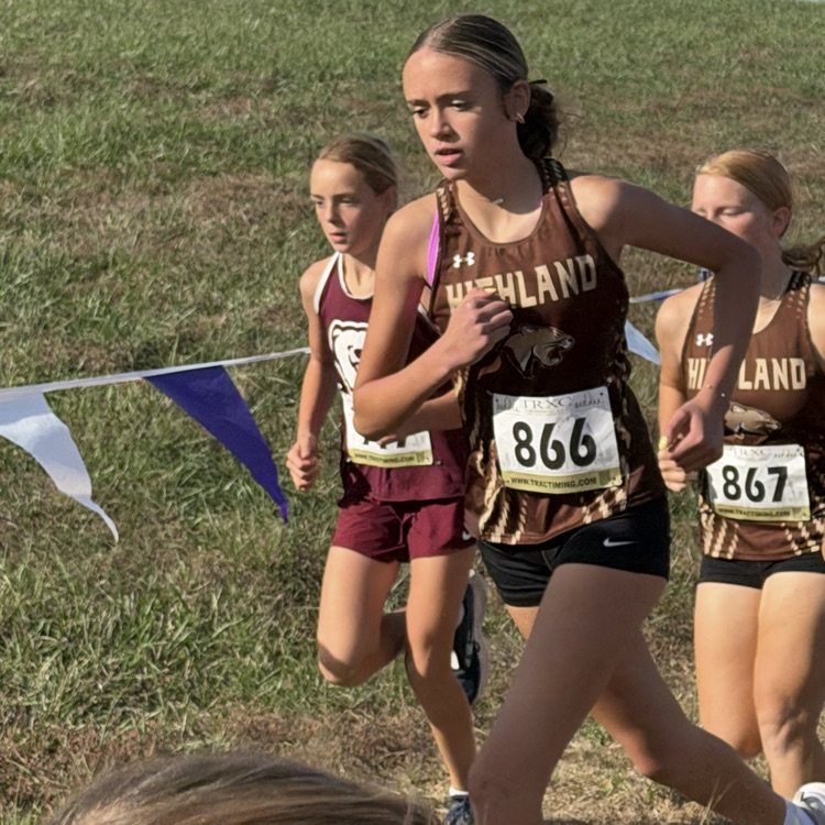 Jordyn Bringer and Leah Caudill fighting for a good position at the start of the race