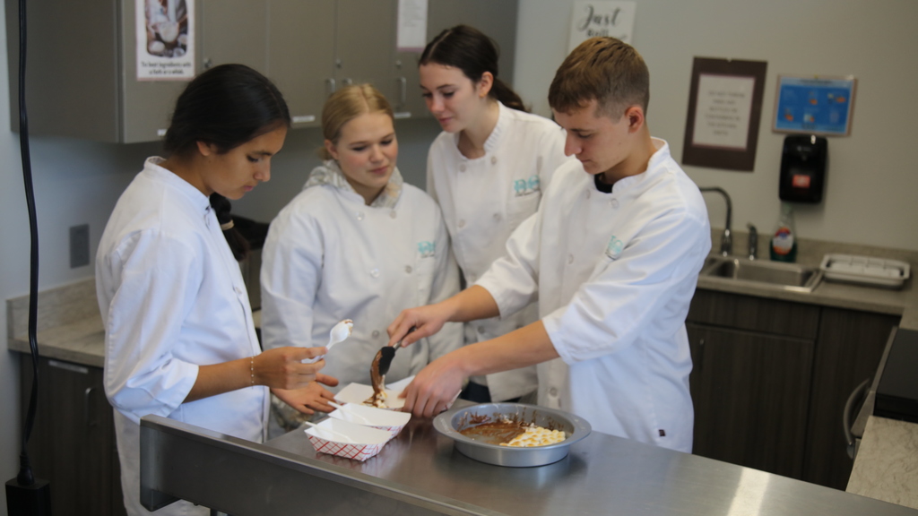 students making s'mores dip