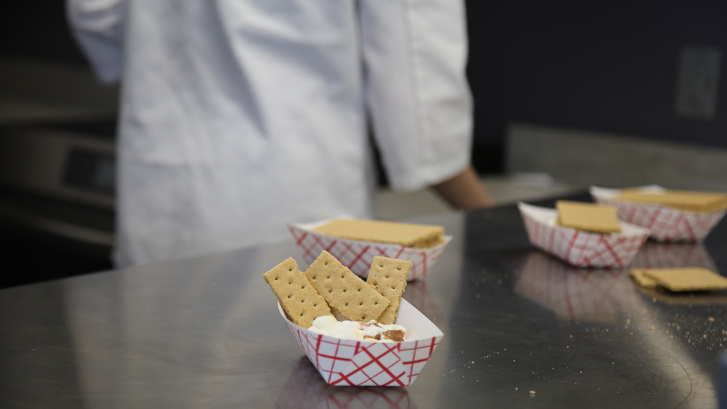 students making s'mores dip