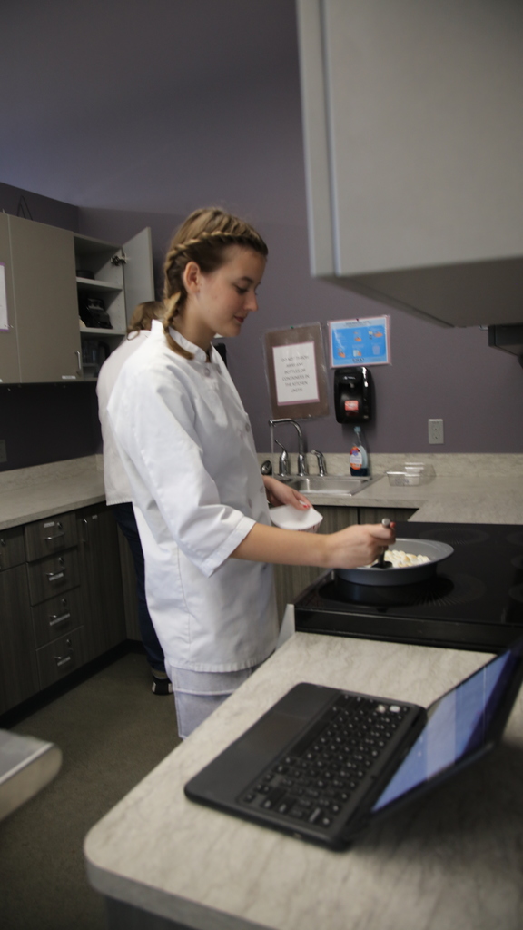students making s'mores dip