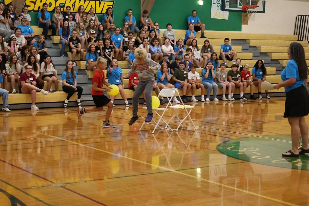 6th and 8th grade students at orientation