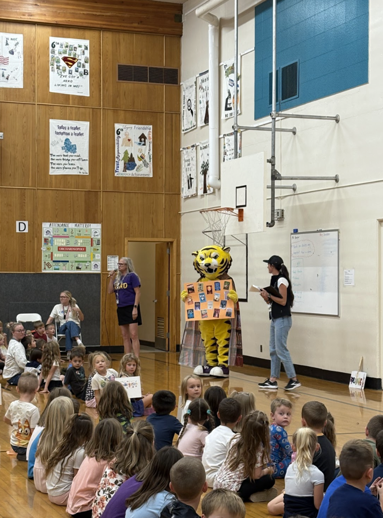 Joe Bengal  with students, talking about the IBOB