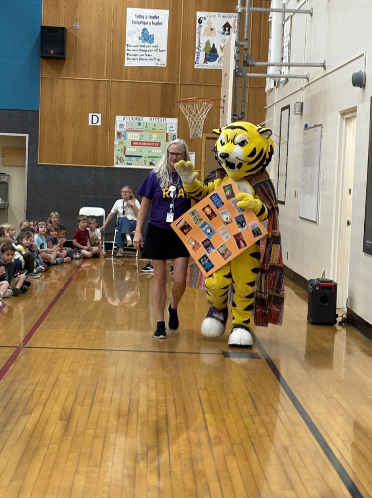 Joe Bengal  with students, talking about the IBOB